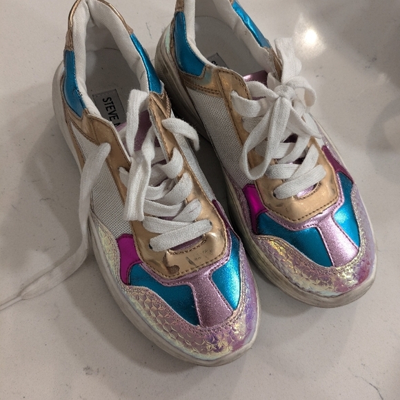 Big Girls Size 2 Steve Madden Multicolor Sneakers - Picture 1 of 4